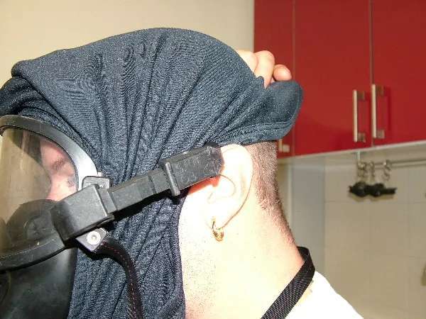 Feuerschutzhaube runterziehen